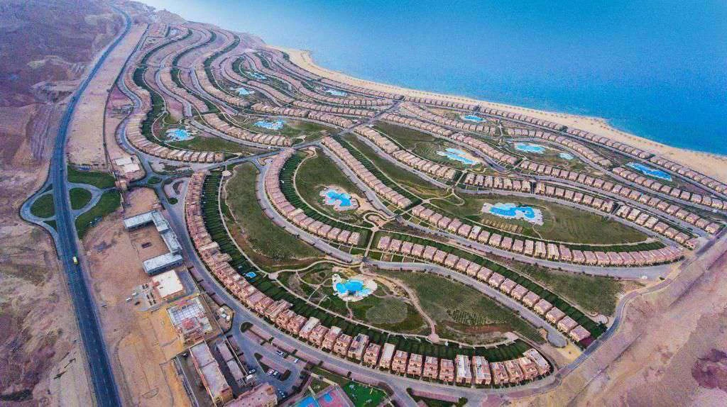 ماستر بلان قرية تلال العين السخنة